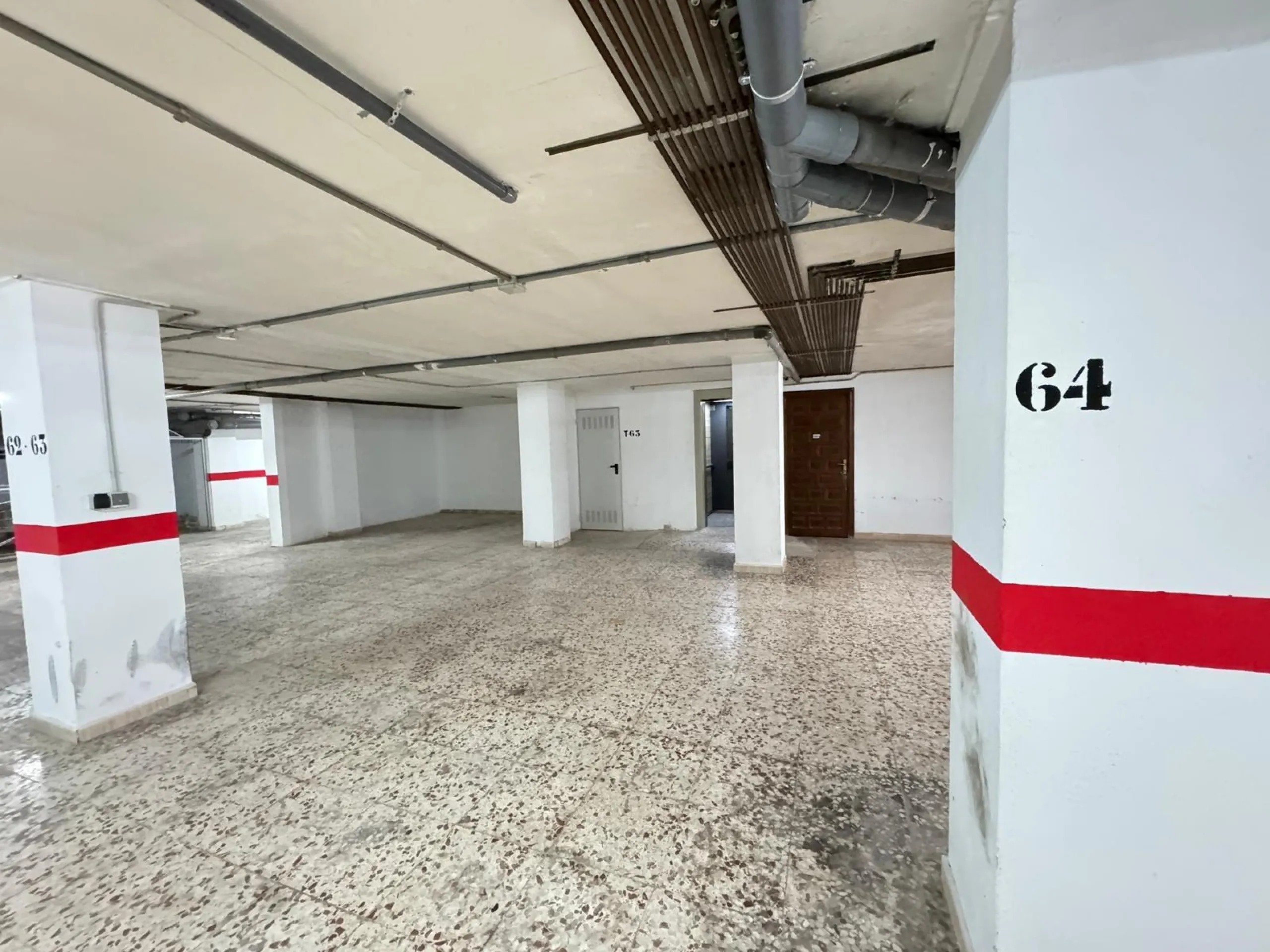 REFORMADO APARTAMENTO EN LA PRIMERA LINEA DE LA MATA CON VISTAS AL MAR. 3 DORM. 2 BAÑOS. SUPERFICIE 105 M2.