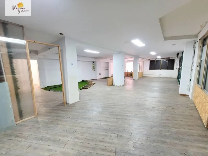 An excellent investment property is offered for sale in one of Valencia’s most promising neighborhoods — Benicalap