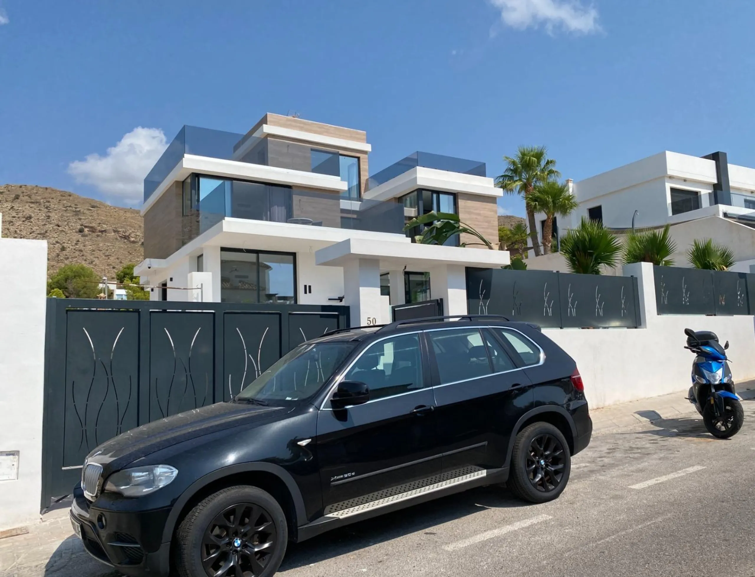 ¡Descubre tu nuevo hogar en Sierra Cortina, Finestrat! ☀️