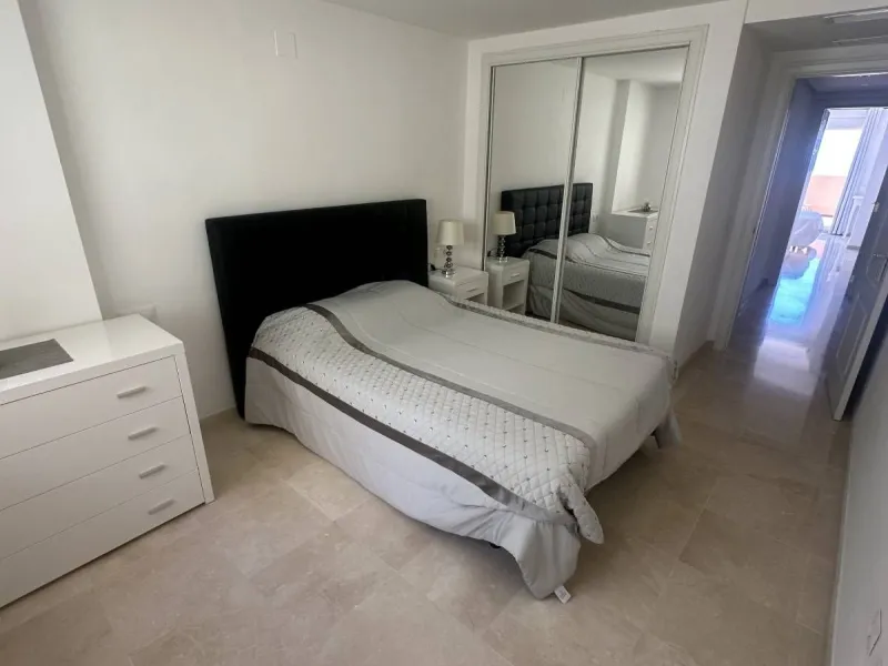 Atemberaubende 2-Zimmer-Wohnung mit Meerblick, privatem Tiefgaragenstellplatz und Abstellraum – Bellavista Hills 2, Calahonda – 349.000 €
