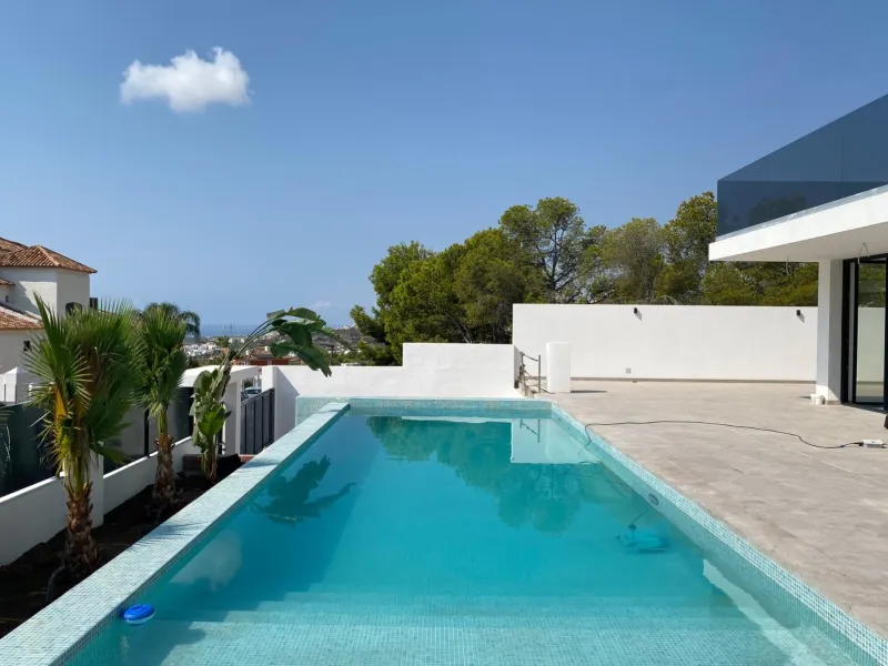 ¡Descubre tu nuevo hogar en Sierra Cortina, Finestrat! ☀️