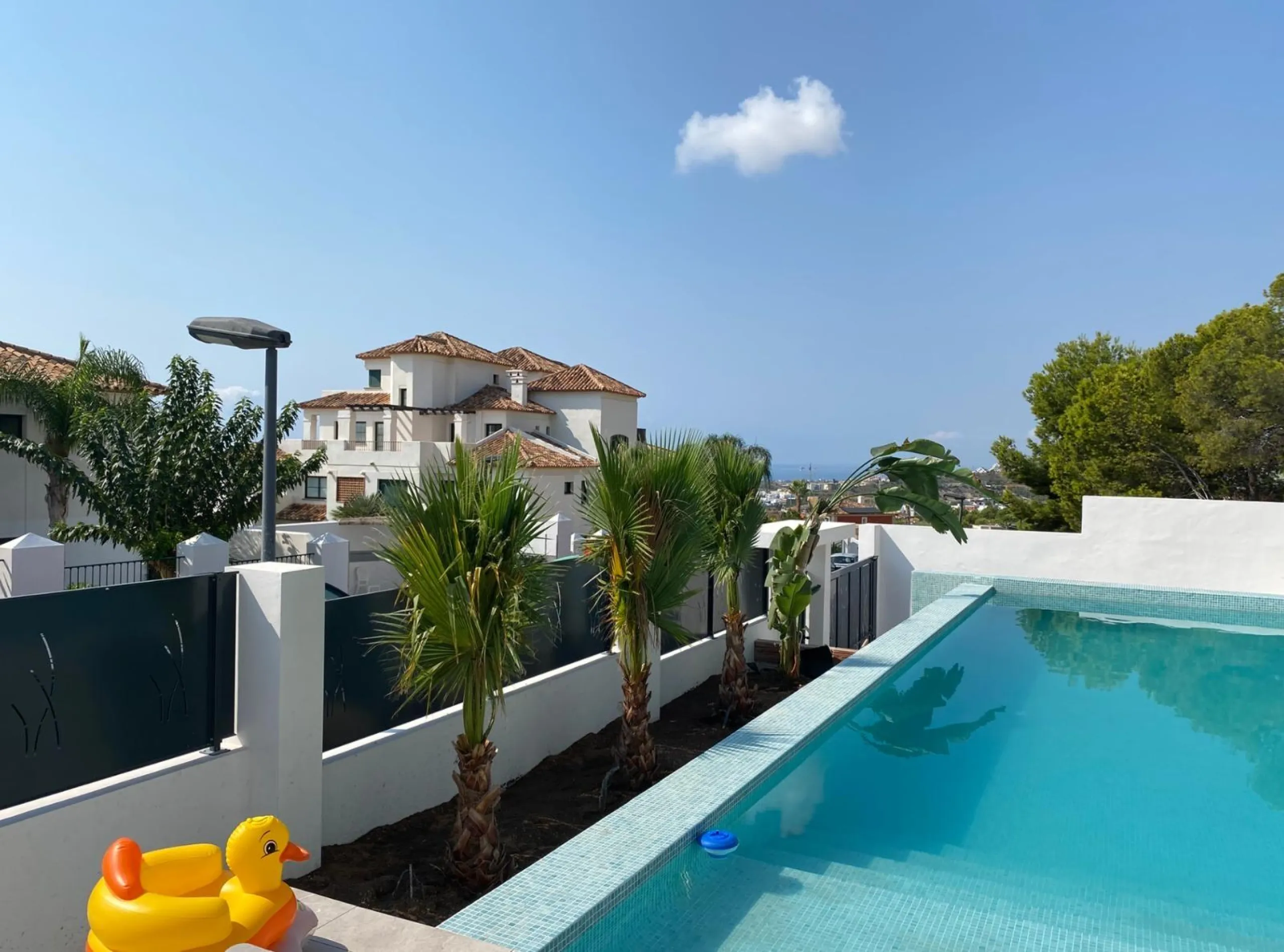 ¡Descubre tu nuevo hogar en Sierra Cortina, Finestrat! ☀️
