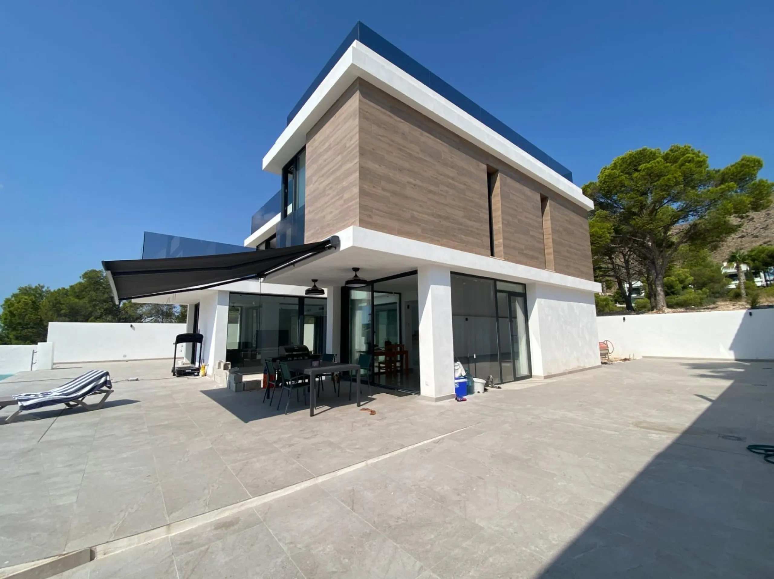 ¡Descubre tu nuevo hogar en Sierra Cortina, Finestrat! ☀️