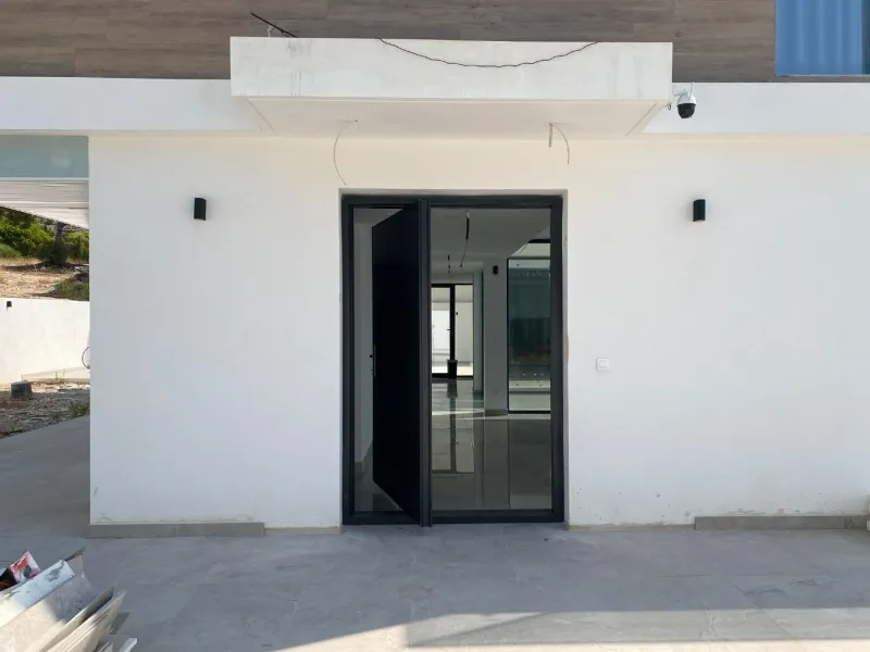 ¡Descubre tu nuevo hogar en Sierra Cortina, Finestrat! ☀️