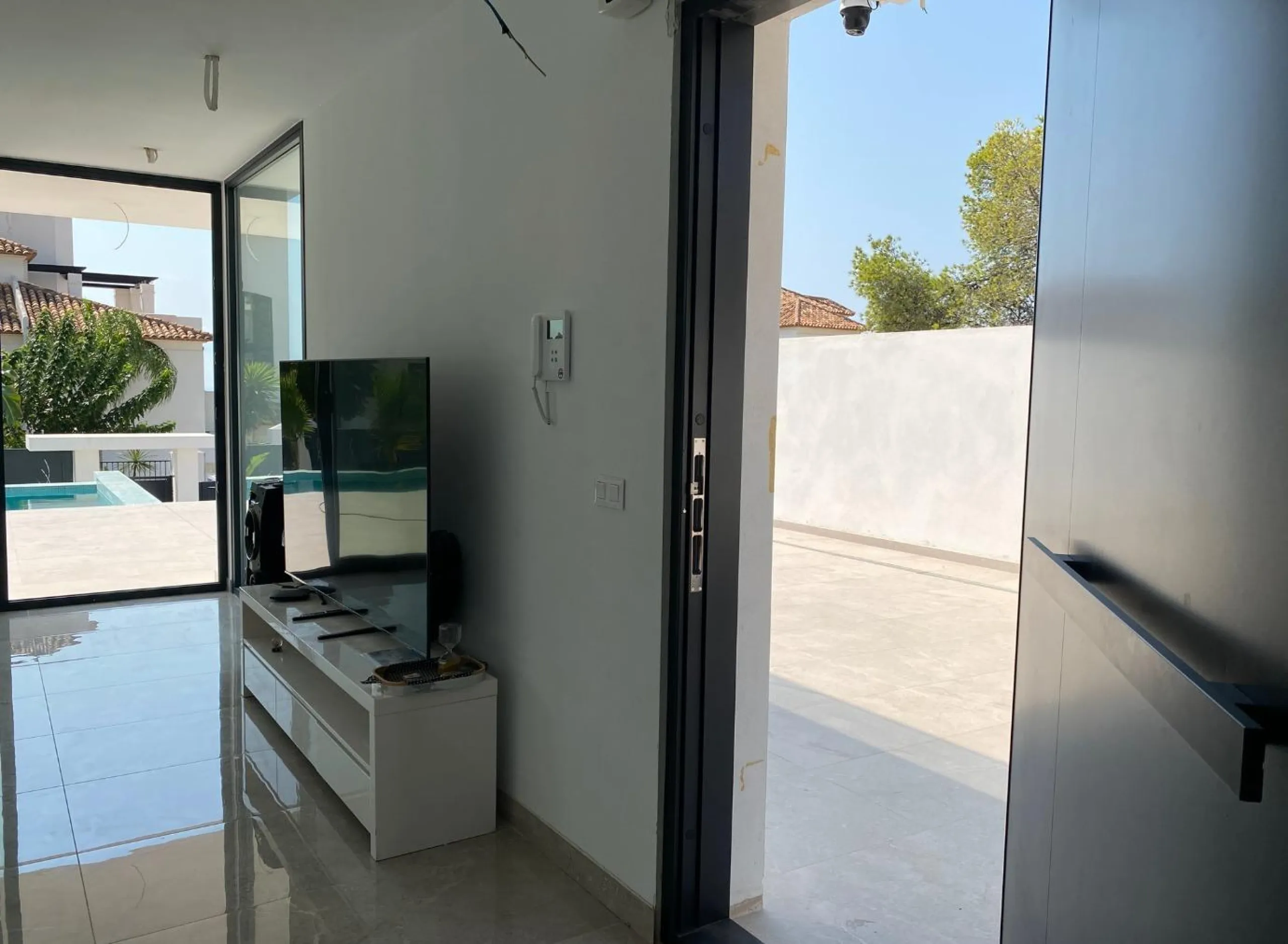 ¡Descubre tu nuevo hogar en Sierra Cortina, Finestrat! ☀️