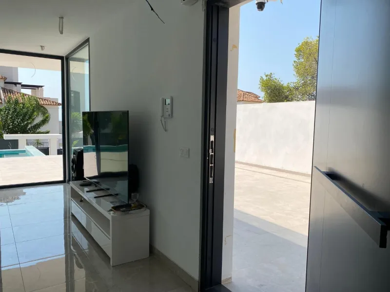¡Descubre tu nuevo hogar en Sierra Cortina, Finestrat! ☀️