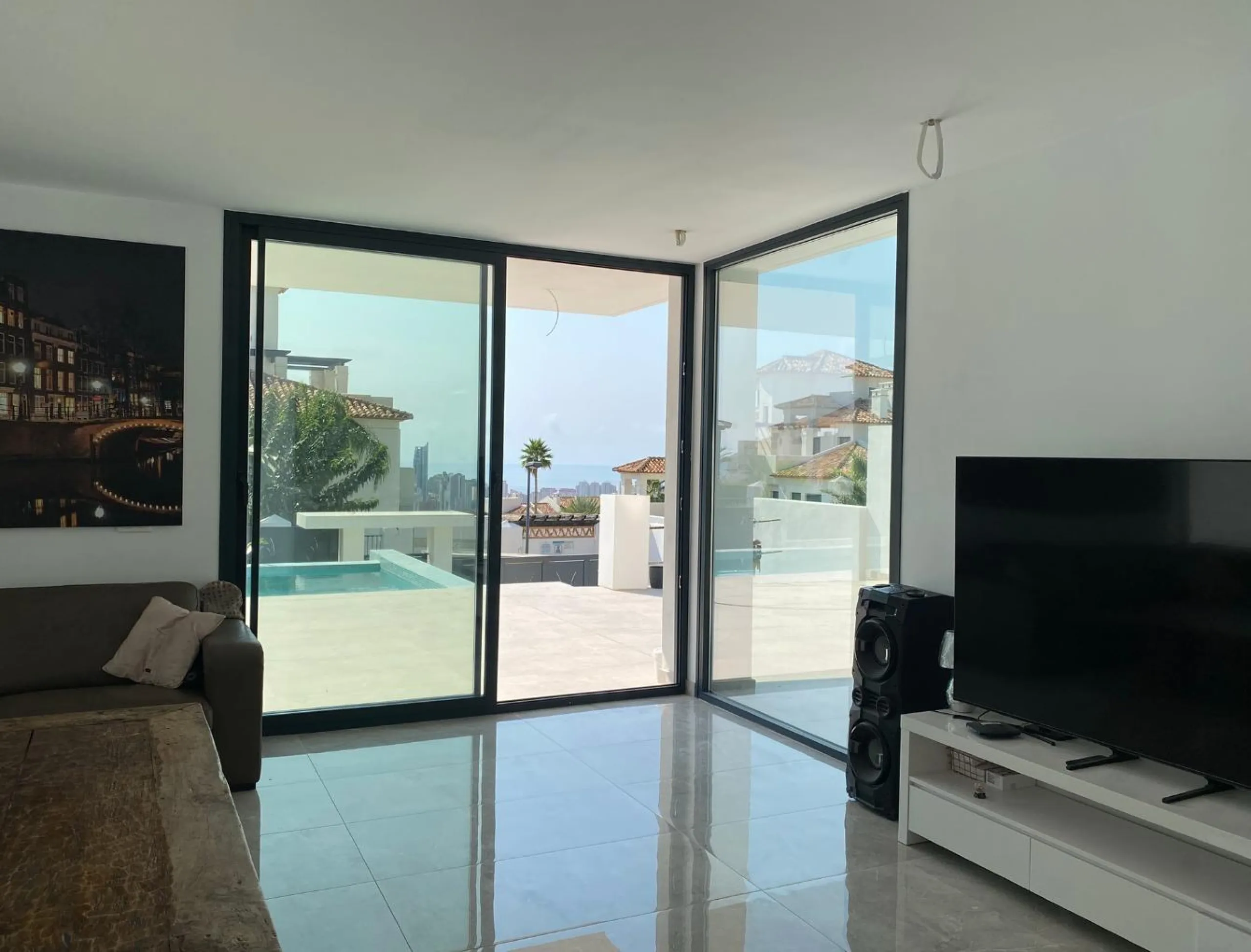 ¡Descubre tu nuevo hogar en Sierra Cortina, Finestrat! ☀️