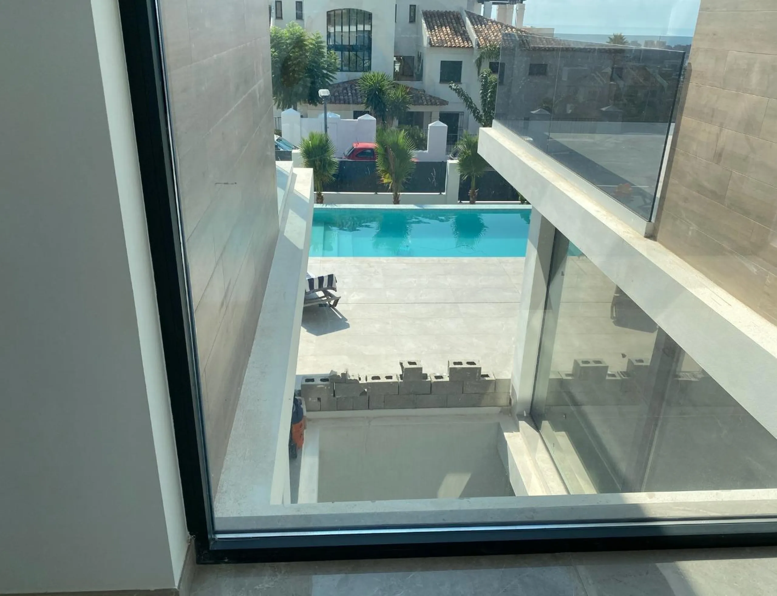 ¡Descubre tu nuevo hogar en Sierra Cortina, Finestrat! ☀️