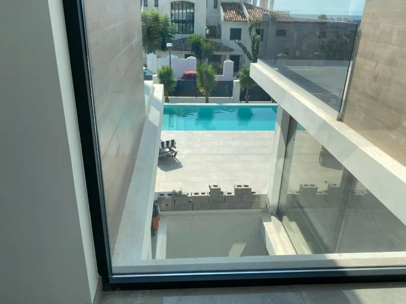 ¡Descubre tu nuevo hogar en Sierra Cortina, Finestrat! ☀️