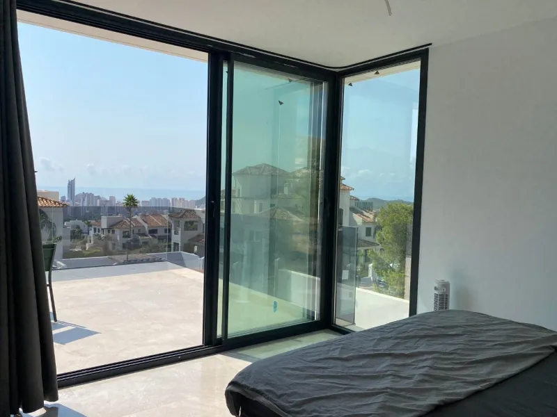 ¡Descubre tu nuevo hogar en Sierra Cortina, Finestrat! ☀️