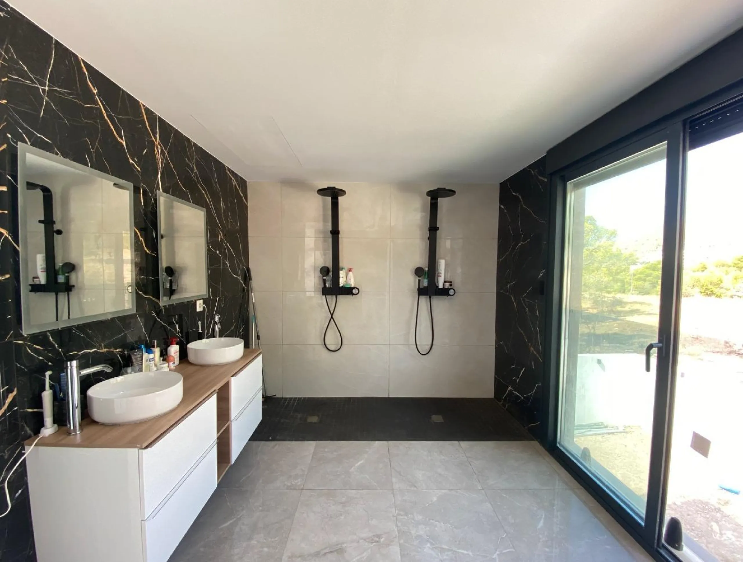 ¡Descubre tu nuevo hogar en Sierra Cortina, Finestrat! ☀️