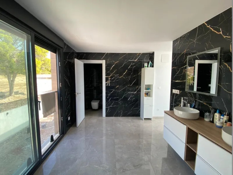 ¡Descubre tu nuevo hogar en Sierra Cortina, Finestrat! ☀️