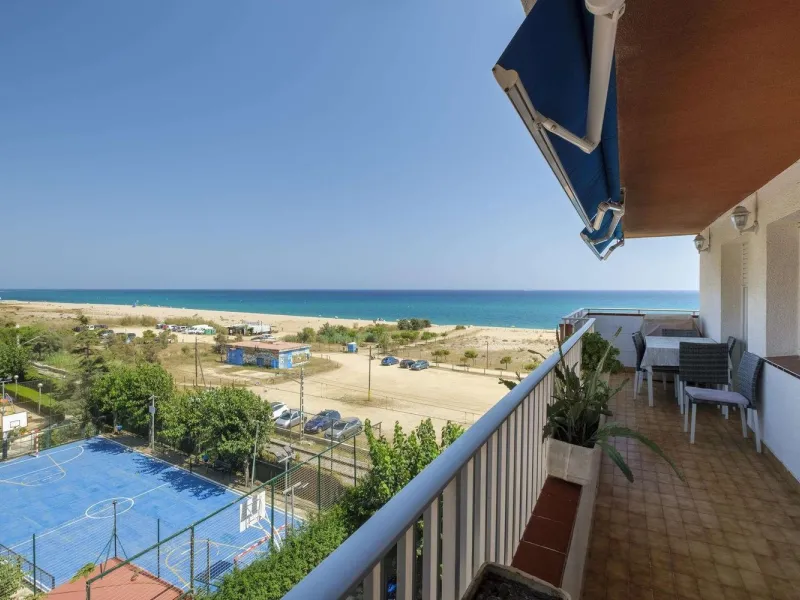 Bright Seafront Apartment in Arenys de Mar, Costa Maresme