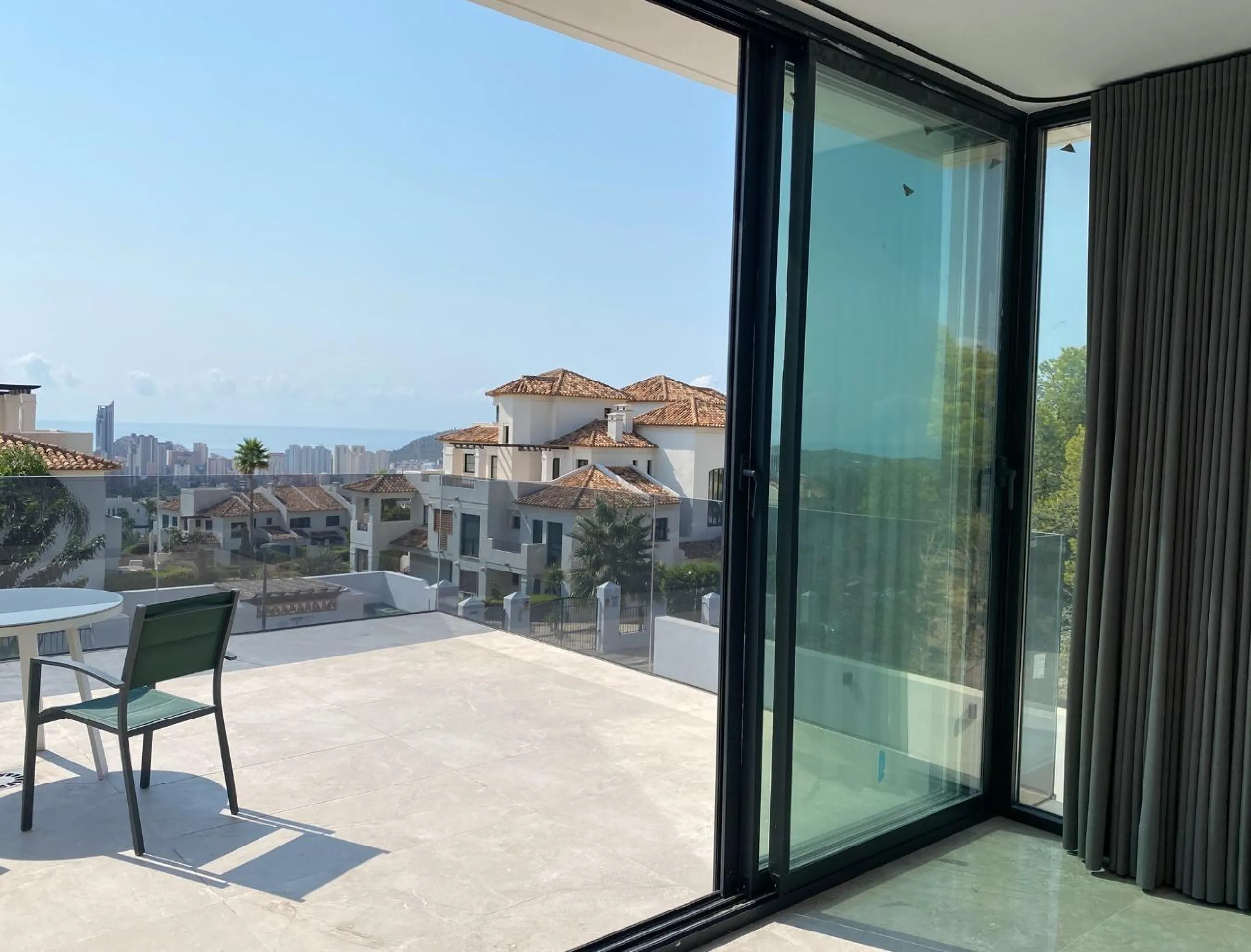 ¡Descubre tu nuevo hogar en Sierra Cortina, Finestrat! ☀️