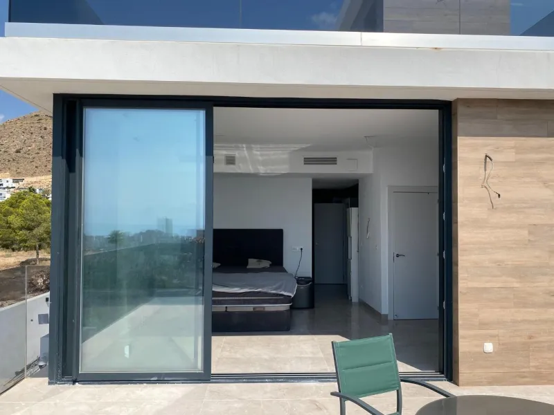 ¡Descubre tu nuevo hogar en Sierra Cortina, Finestrat! ☀️