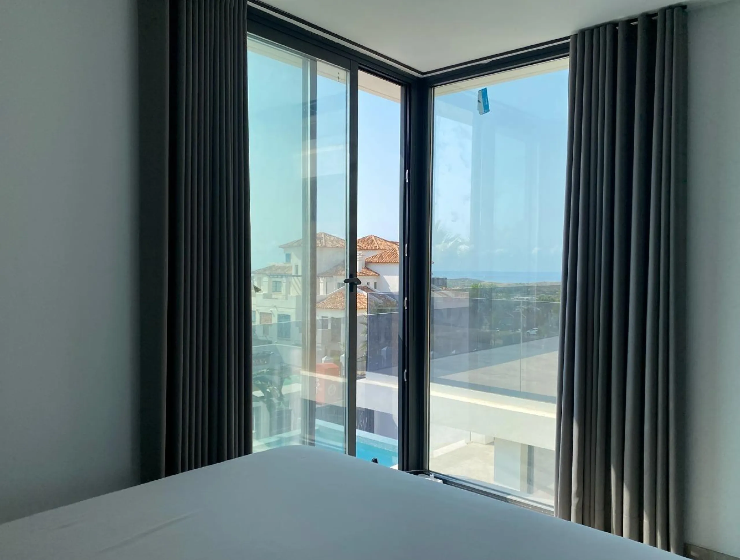 ¡Descubre tu nuevo hogar en Sierra Cortina, Finestrat! ☀️