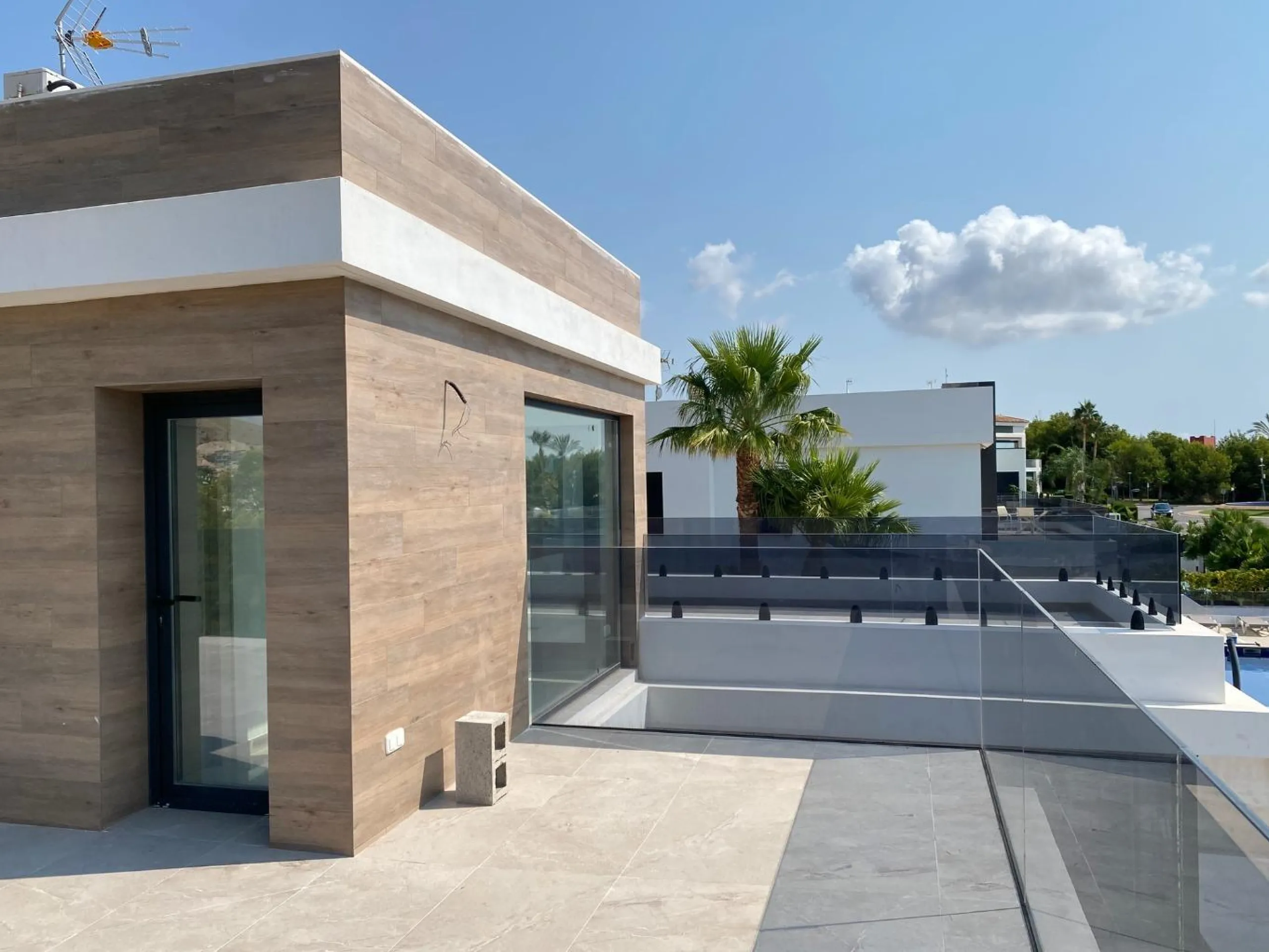 ¡Descubre tu nuevo hogar en Sierra Cortina, Finestrat! ☀️