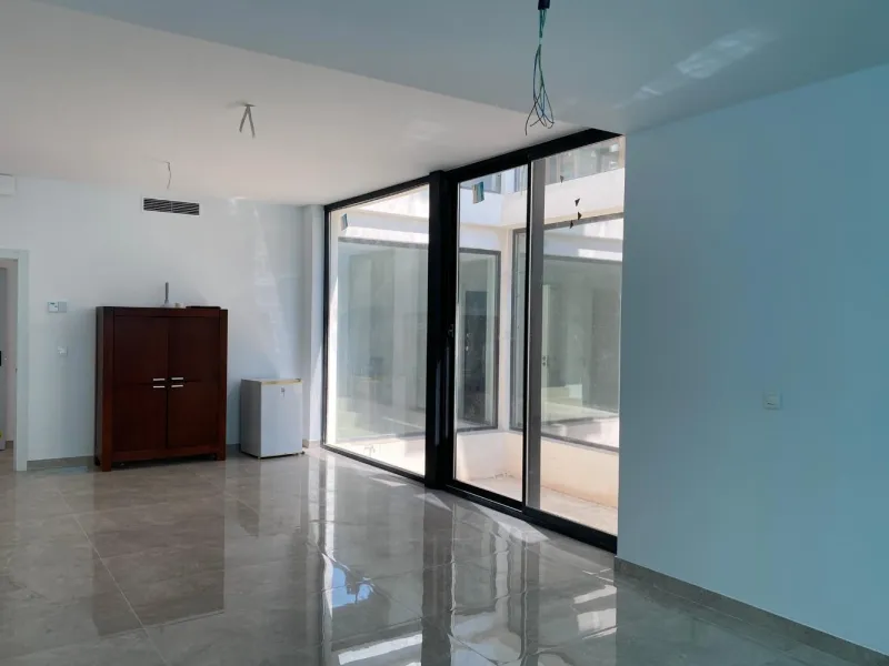 ¡Descubre tu nuevo hogar en Sierra Cortina, Finestrat! ☀️