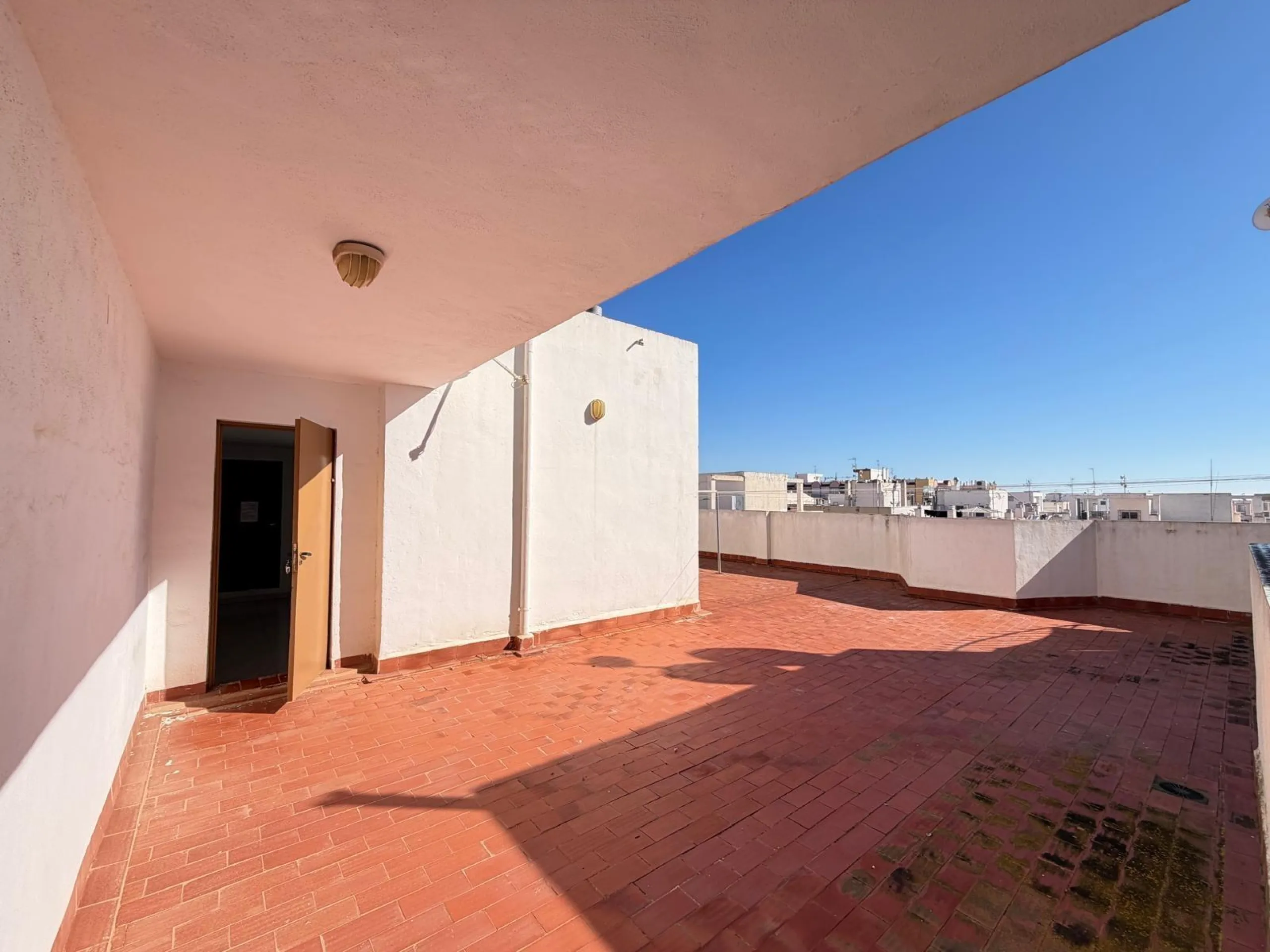 APARTAMENTO A 500 METROS DE PLAYA DEL CURA CON SUPERFICIE DE 44 M2. 1 DORM. 1 BAÑO.