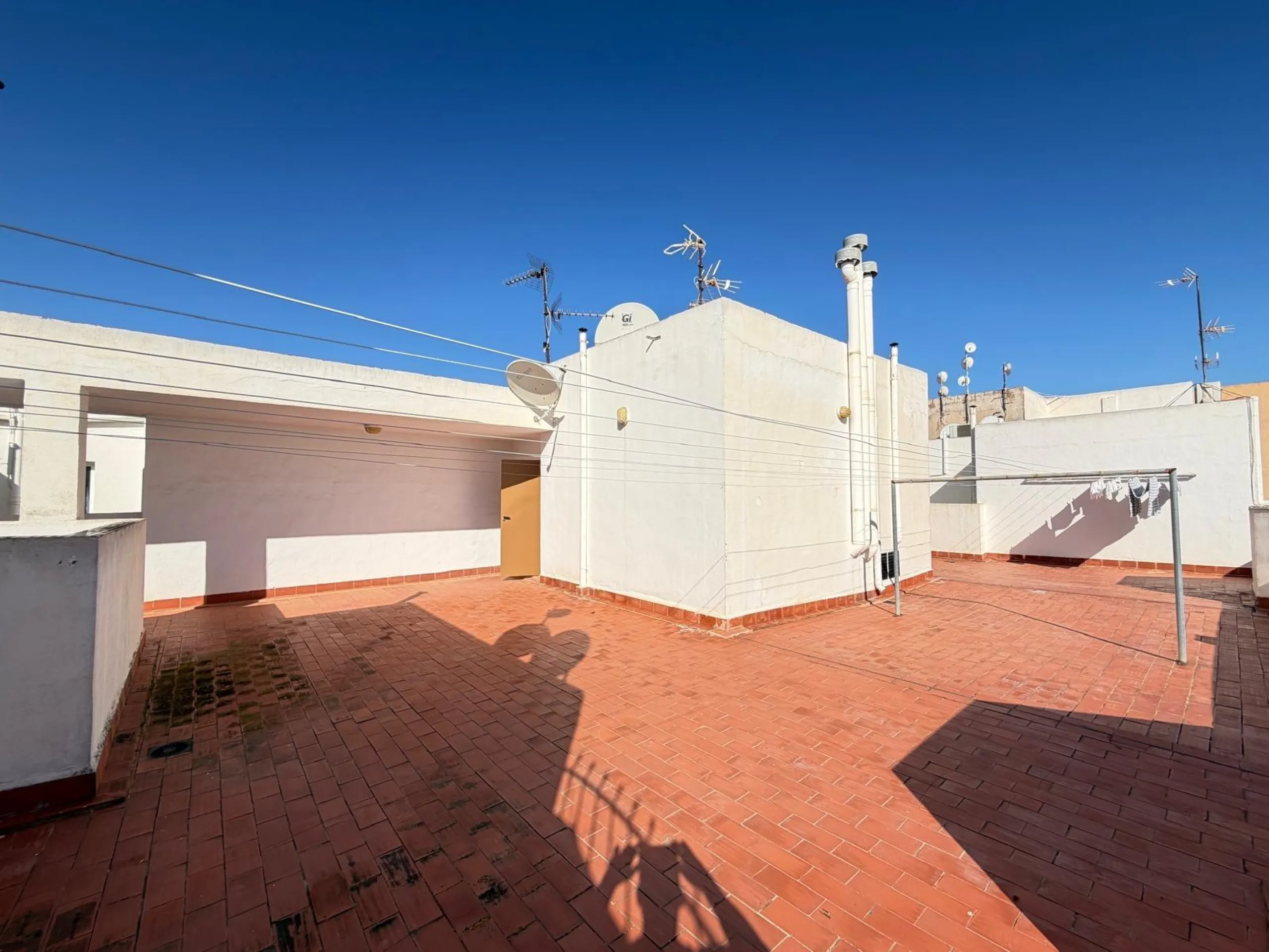 APARTAMENTO A 500 METROS DE PLAYA DEL CURA CON SUPERFICIE DE 44 M2. 1 DORM. 1 BAÑO.