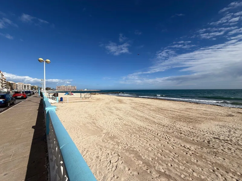 APARTAMENTO A 500 METROS DE PLAYA DEL CURA CON SUPERFICIE DE 44 M2. 1 DORM. 1 BAÑO.