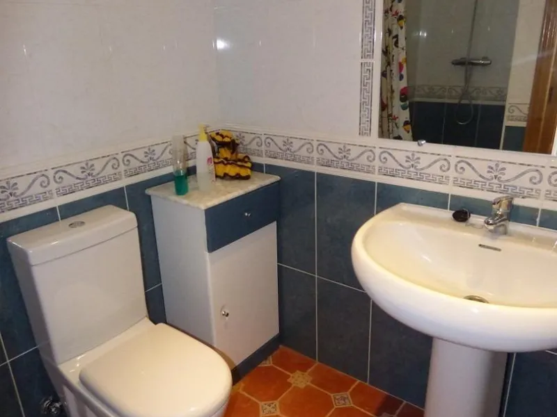 ЧУДЕСНЫЙ TOWNHOUSE С ЧАСТНЫМ ПЛЯЖЕМ В ДОЛГОСРОЧНУЮ АРЕНДУ