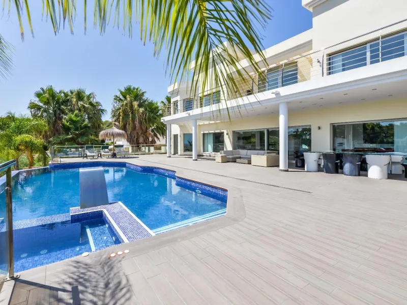 Modern and Luxurious Villa with Sea Views in Benissa 🌊
