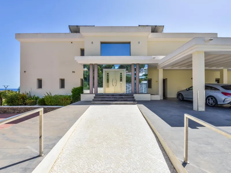 Modern and Luxurious Villa with Sea Views in Benissa 🌊
