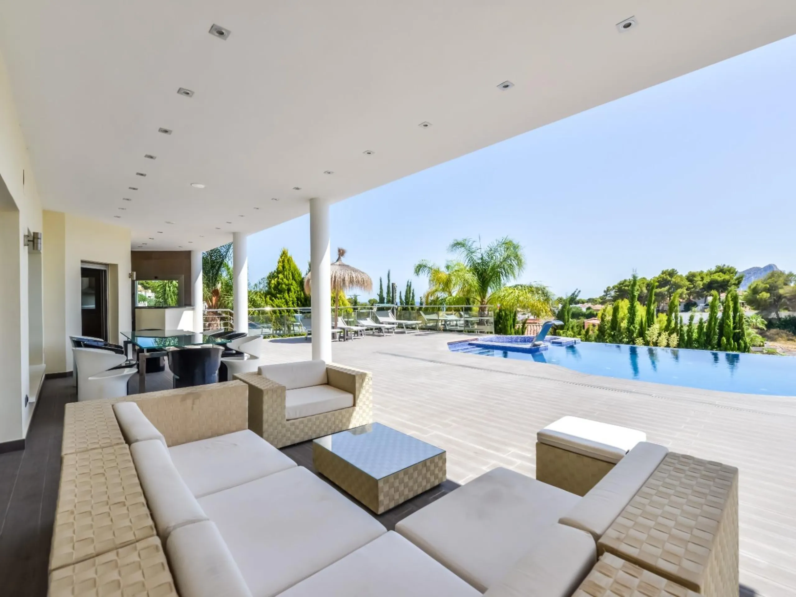 Modern and Luxurious Villa with Sea Views in Benissa 🌊