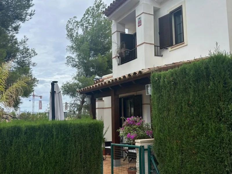 Semi-Detached House in Sierra Cortina 🌿