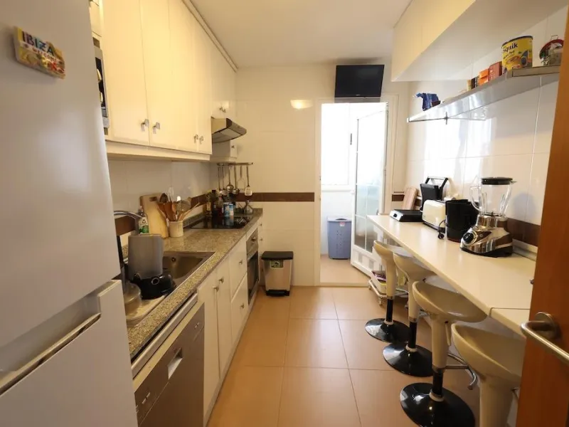 ÁTICO DUPLEX CON VISTAS AL MAR Y SOLARIUM PRIVADO EN LAS PALMERAS. 3 DORM. 3 BAÑOS. 120 M2.