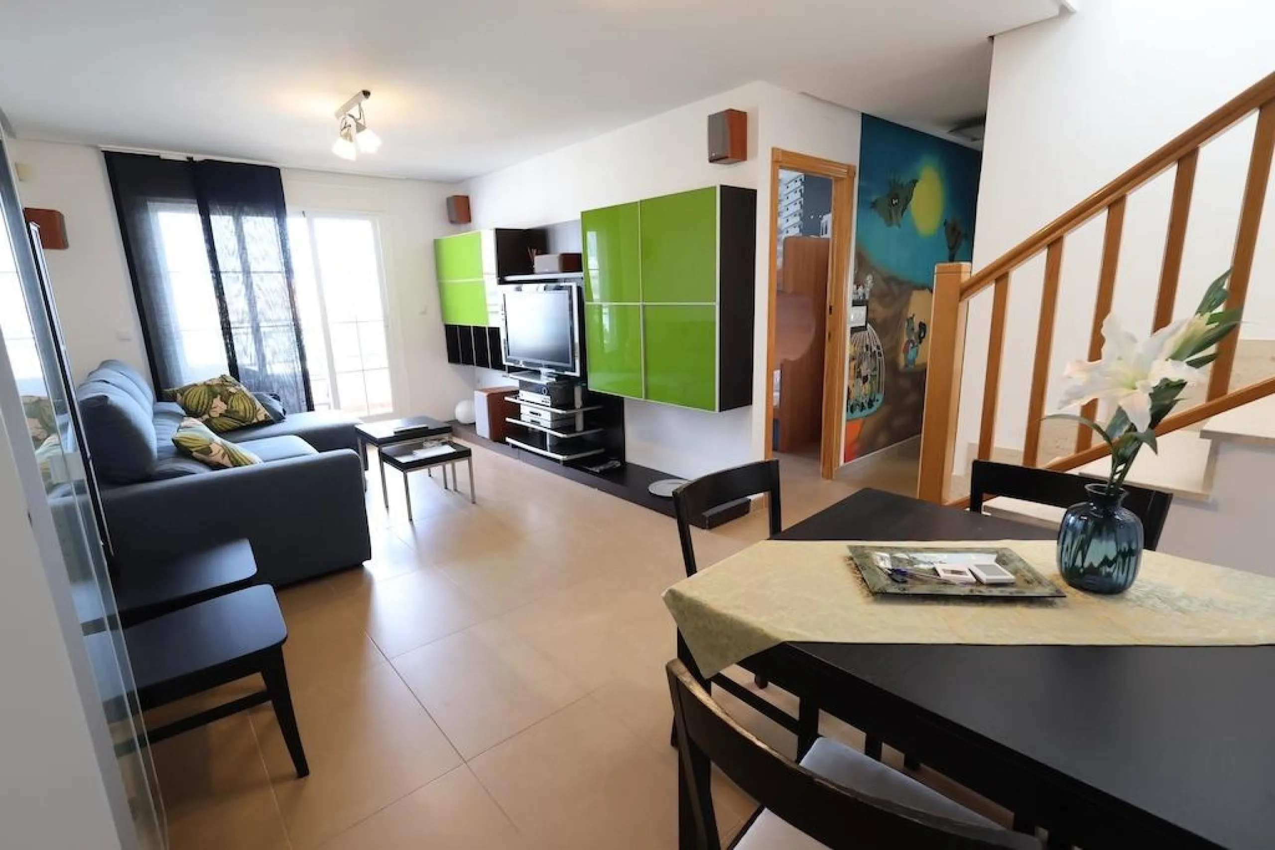 ÁTICO DUPLEX CON VISTAS AL MAR Y SOLARIUM PRIVADO EN LAS PALMERAS. 3 DORM. 3 BAÑOS. 120 M2.