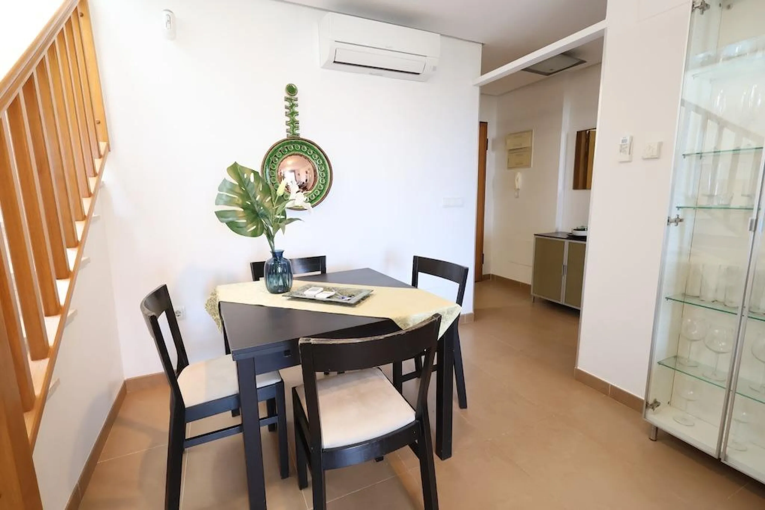 ÁTICO DUPLEX CON VISTAS AL MAR Y SOLARIUM PRIVADO EN LAS PALMERAS. 3 DORM. 3 BAÑOS. 120 M2.