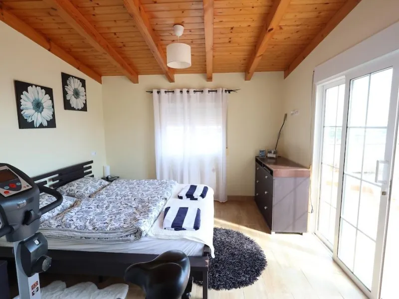 ÁTICO DUPLEX CON VISTAS AL MAR Y SOLARIUM PRIVADO EN LAS PALMERAS. 3 DORM. 3 BAÑOS. 120 M2.