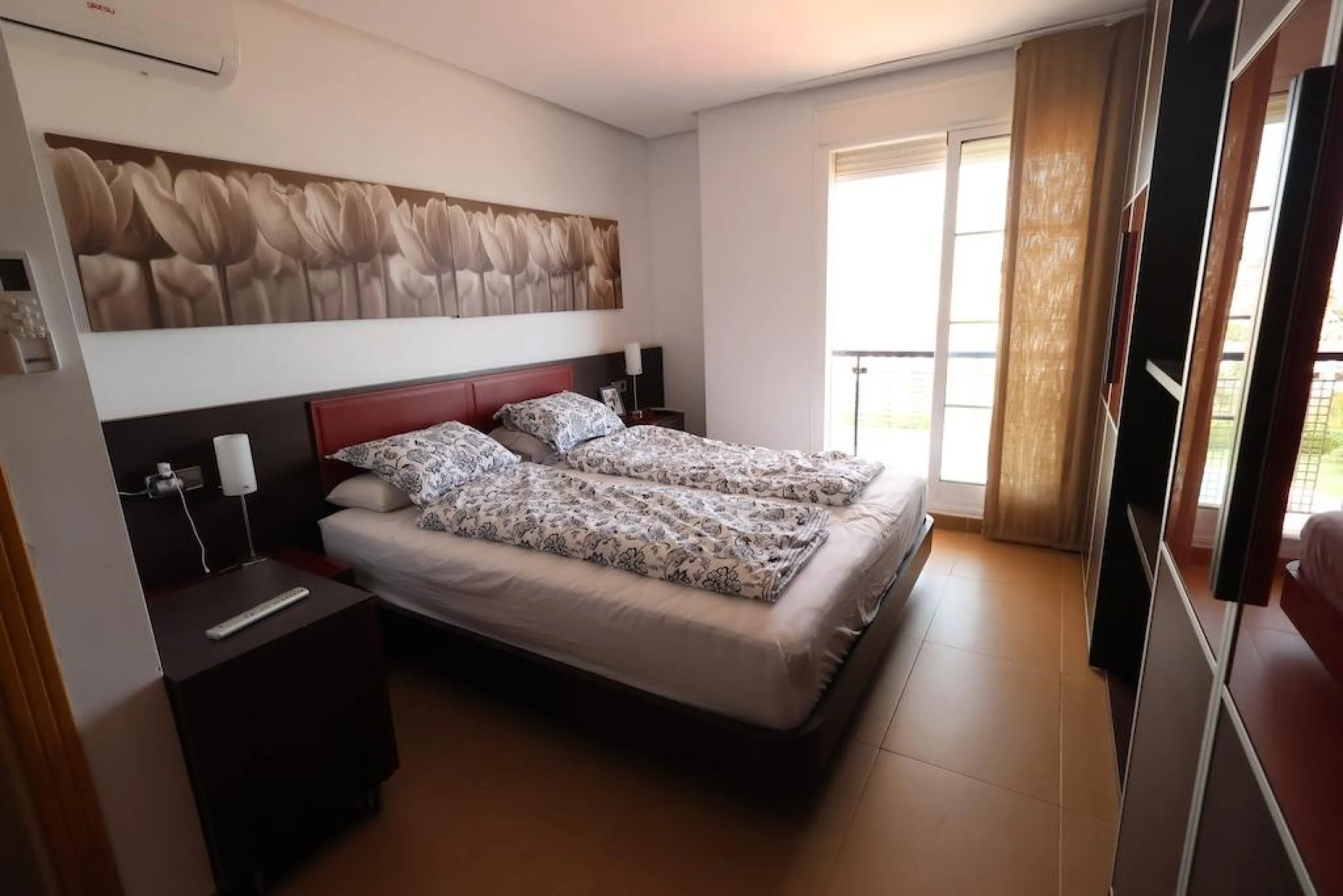 ÁTICO DUPLEX CON VISTAS AL MAR Y SOLARIUM PRIVADO EN LAS PALMERAS. 3 DORM. 3 BAÑOS. 120 M2.