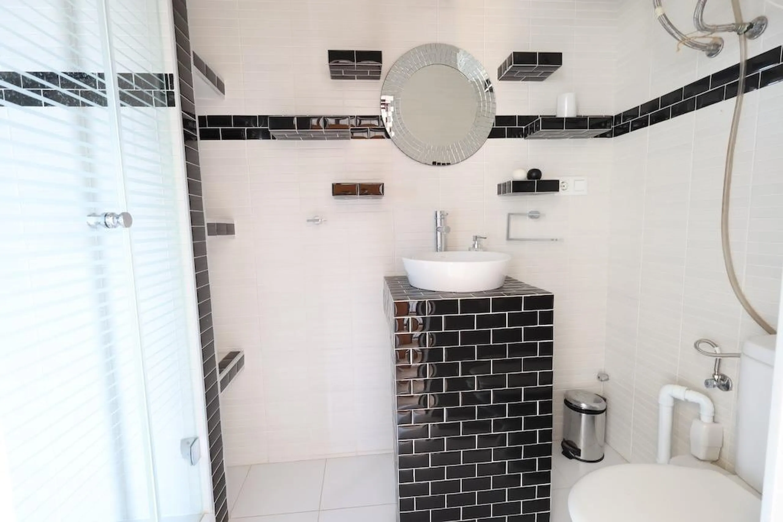 ÁTICO DUPLEX CON VISTAS AL MAR Y SOLARIUM PRIVADO EN LAS PALMERAS. 3 DORM. 3 BAÑOS. 120 M2.