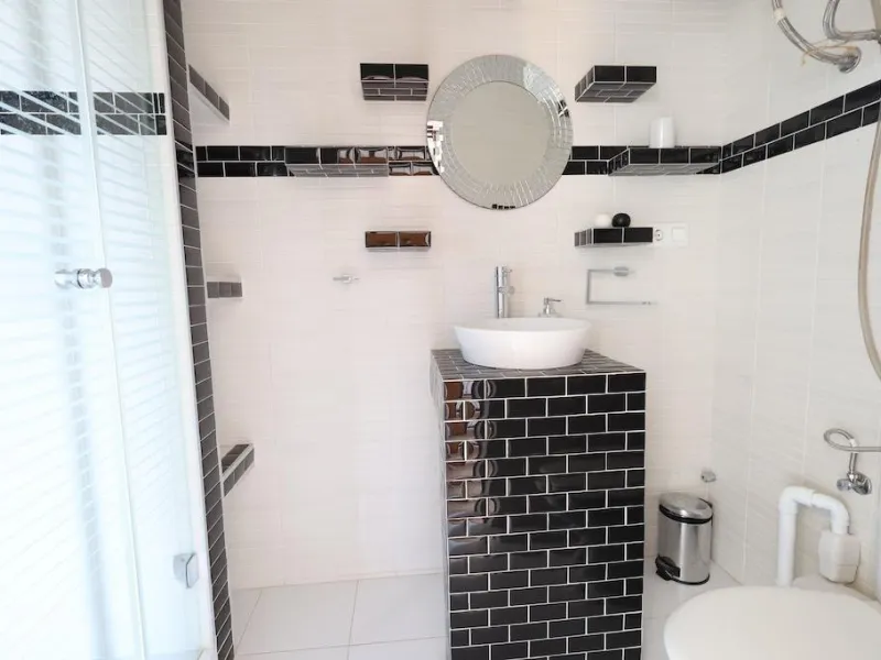 ÁTICO DUPLEX CON VISTAS AL MAR Y SOLARIUM PRIVADO EN LAS PALMERAS. 3 DORM. 3 BAÑOS. 120 M2.