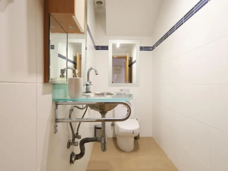 ÁTICO DUPLEX CON VISTAS AL MAR Y SOLARIUM PRIVADO EN LAS PALMERAS. 3 DORM. 3 BAÑOS. 120 M2.