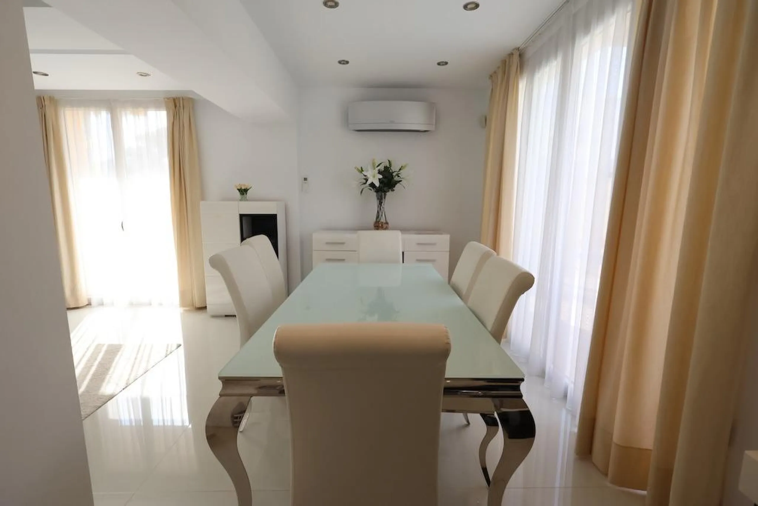 Cabo Roig Detached villa on a 415 m² corner plot with two streets