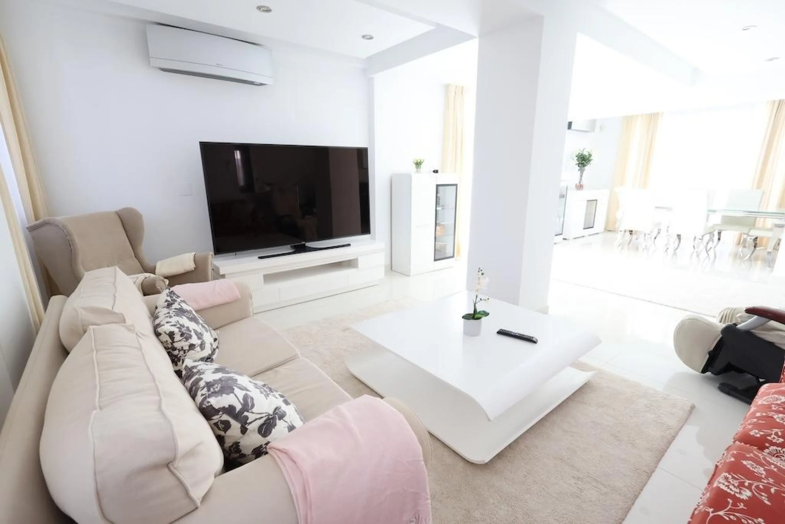 Cabo Roig Detached villa on a 415 m² corner plot with two streets