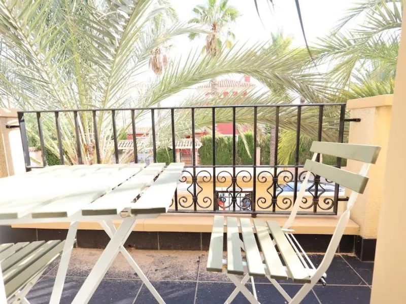Cabo Roig Detached villa on a 415 m² corner plot with two streets