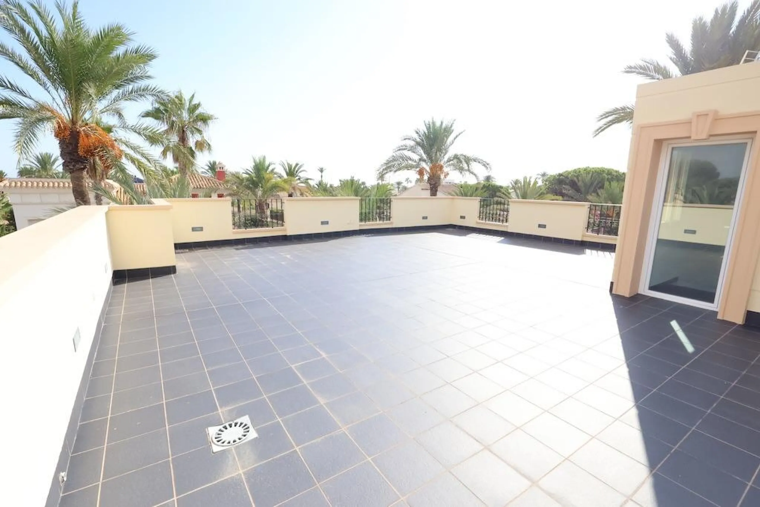 Cabo Roig Detached villa on a 415 m² corner plot with two streets