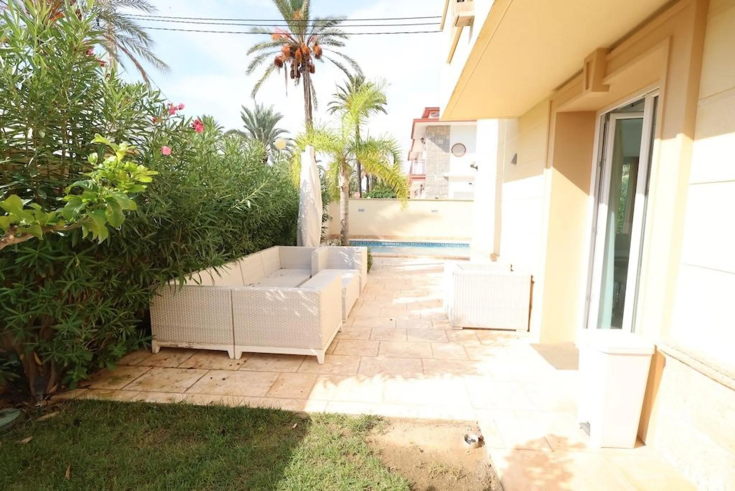 Cabo Roig Detached villa on a 415 m² corner plot with two streets