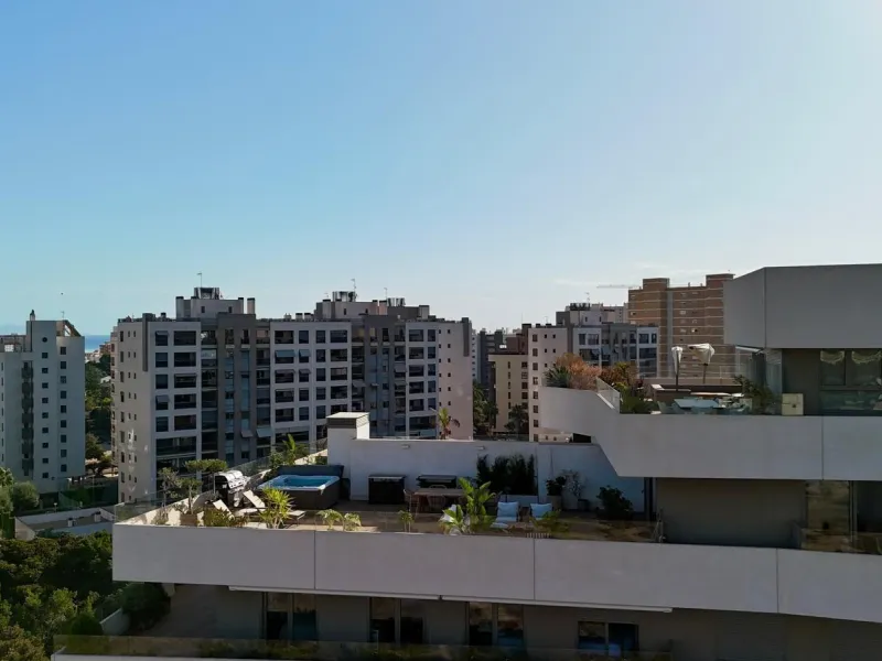 Эксклюзивный пентхаус с потрясающей террасой-солярием в Азара, Пау 5