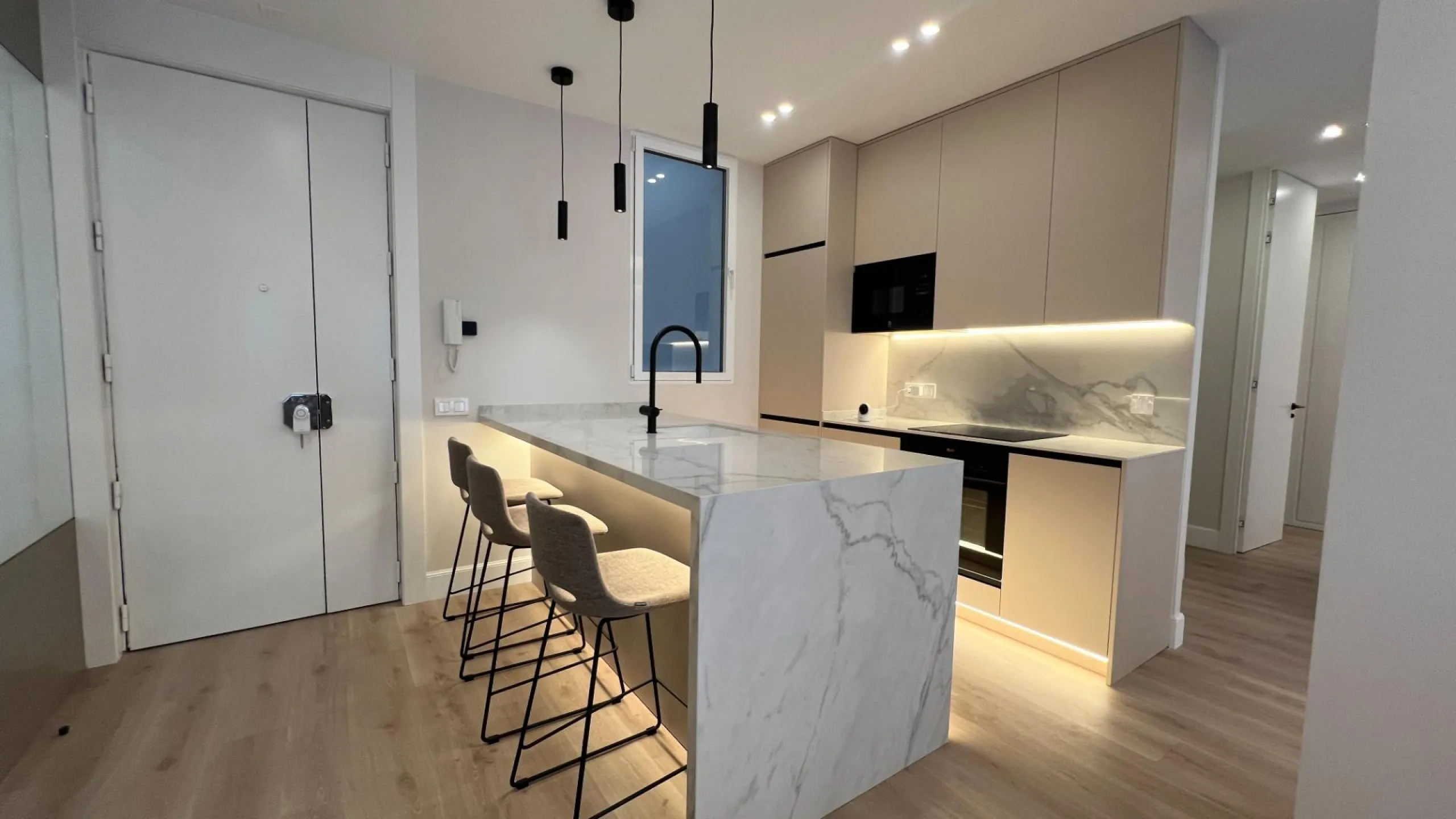 ELEGANT FULLY RENOVATED LUXURY APARTNEMT IN LISTA, MADRID