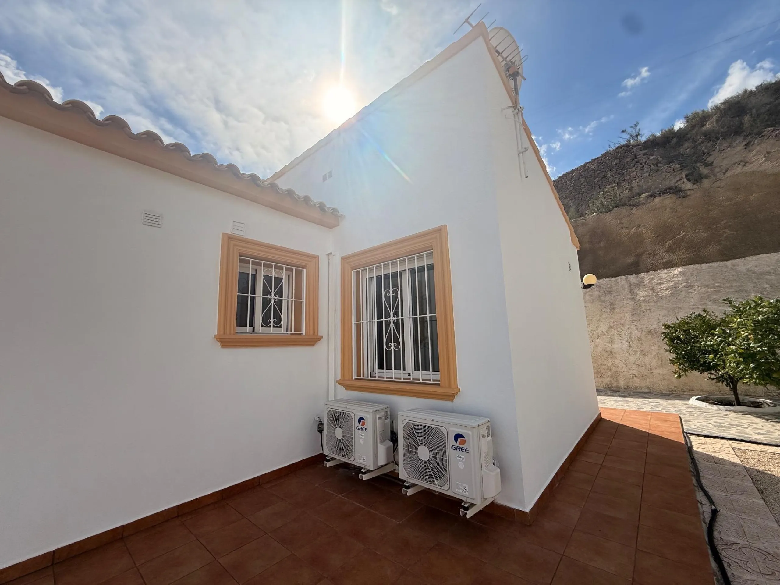 Luz, tranquilidad y vistas al mar – una villa impresionante en Calpe