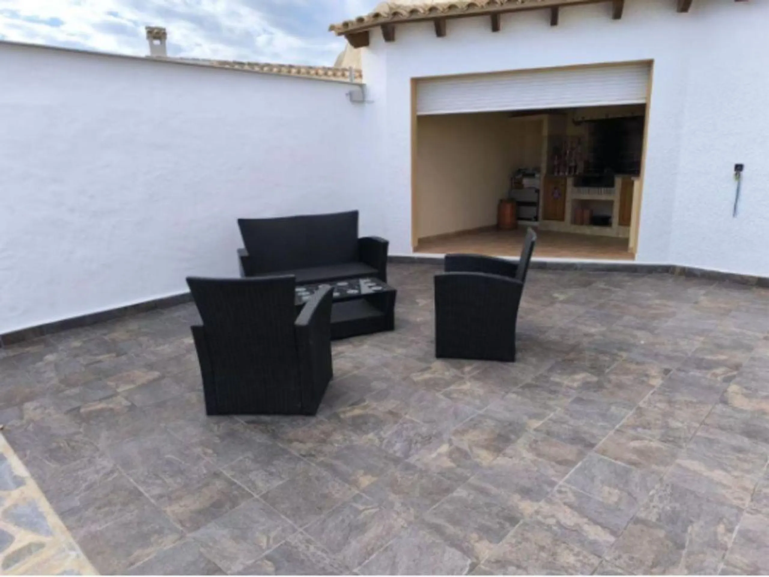 Luz, tranquilidad y vistas al mar – una villa impresionante en Calpe