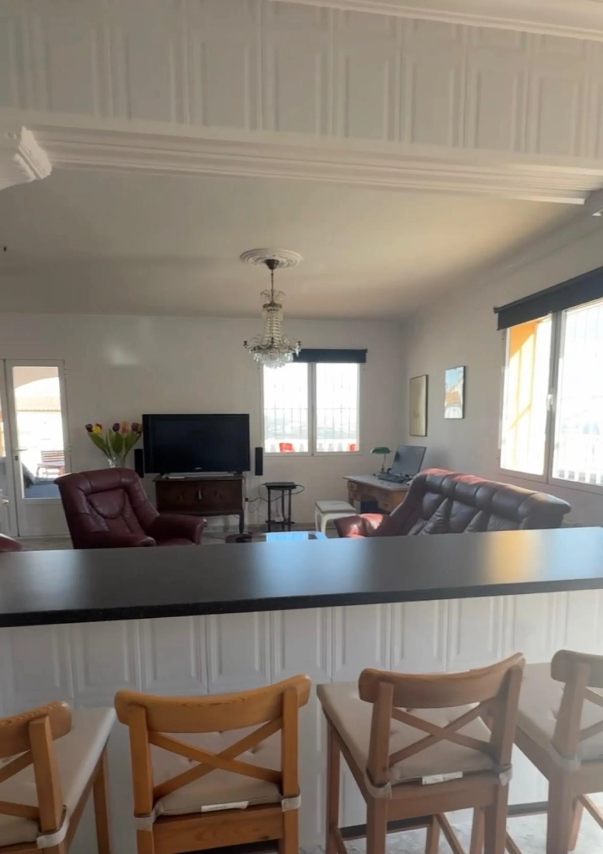 Luz, tranquilidad y vistas al mar – una villa impresionante en Calpe