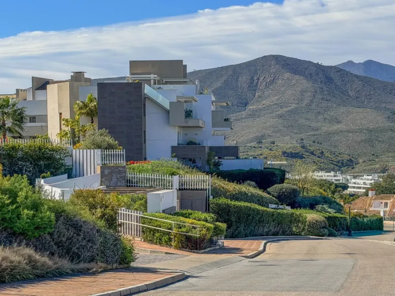 Wunderschöne 2-Zimmer-Wohnung mit 2 Bädern in Grand View – La Cala Golf