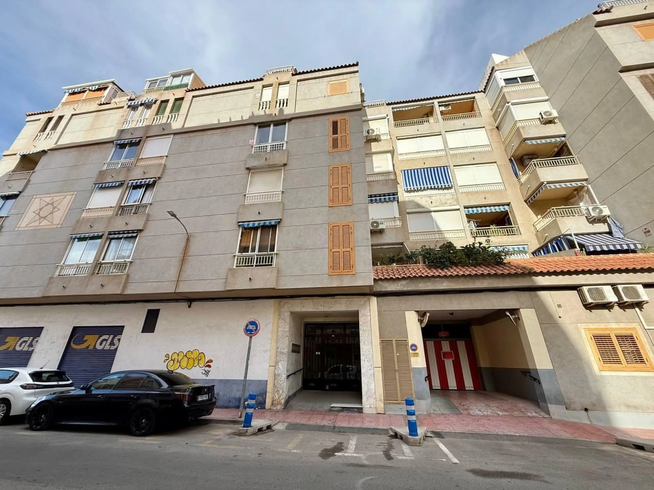 Apartment with 2 bedrooms, 1 bathroom, 240 m. from the beach and pool